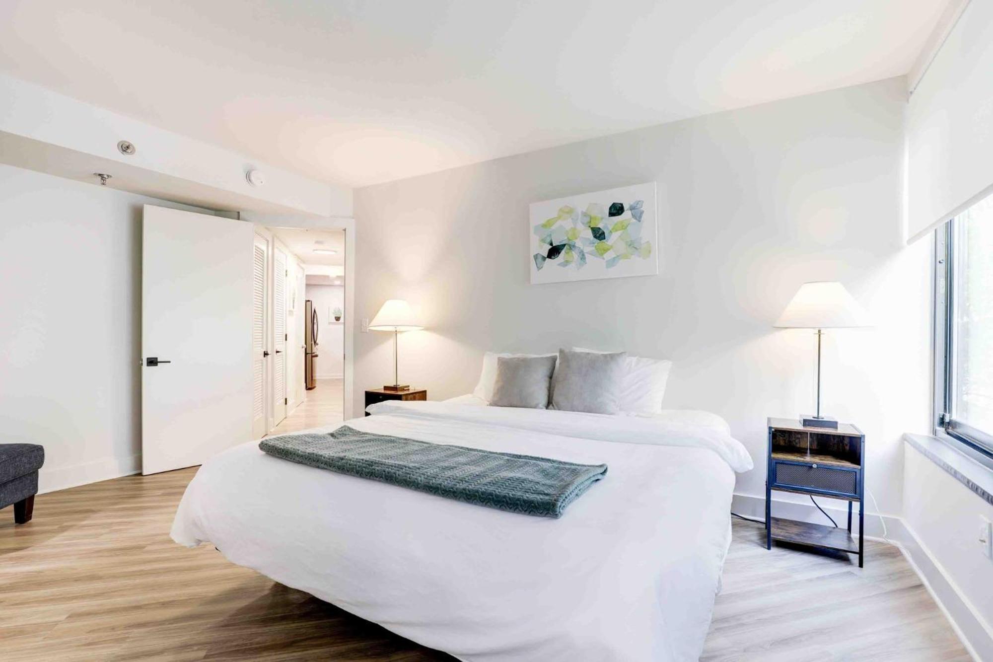 2Br Executive Apartment With Spacious Layout Arlington Ngoại thất bức ảnh
