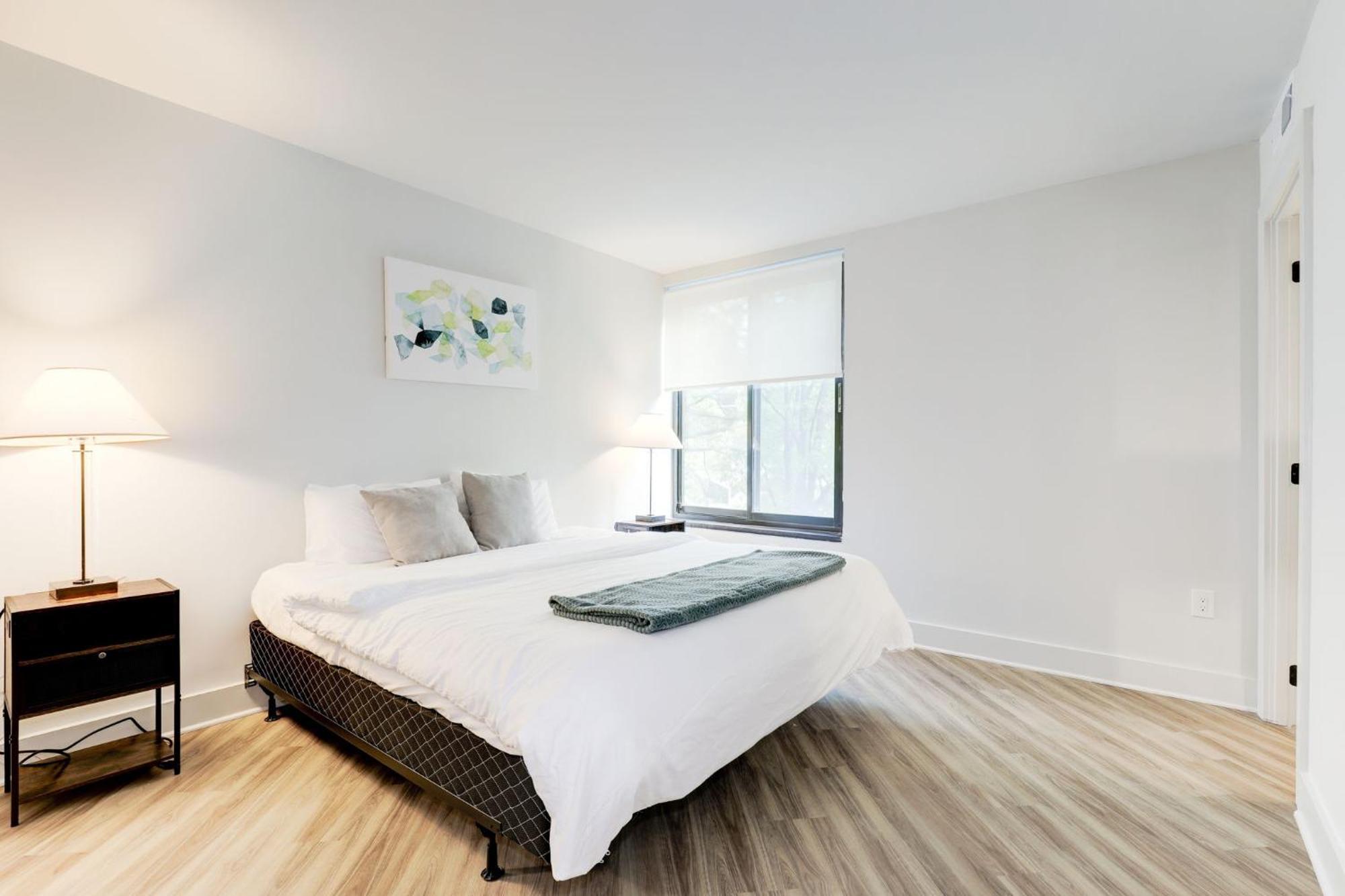 2Br Executive Apartment With Spacious Layout Arlington Ngoại thất bức ảnh