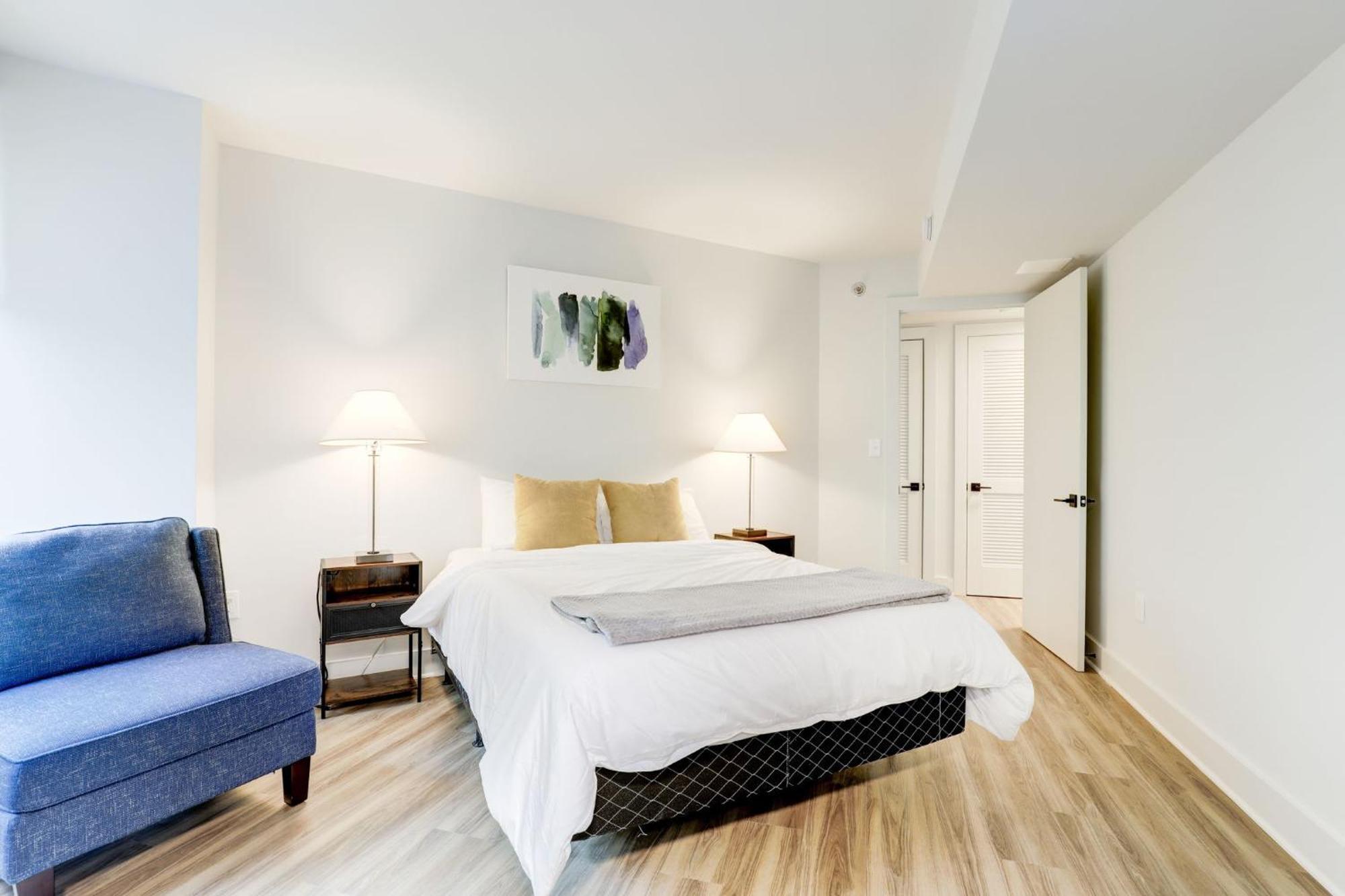 2Br Executive Apartment With Spacious Layout Arlington Ngoại thất bức ảnh