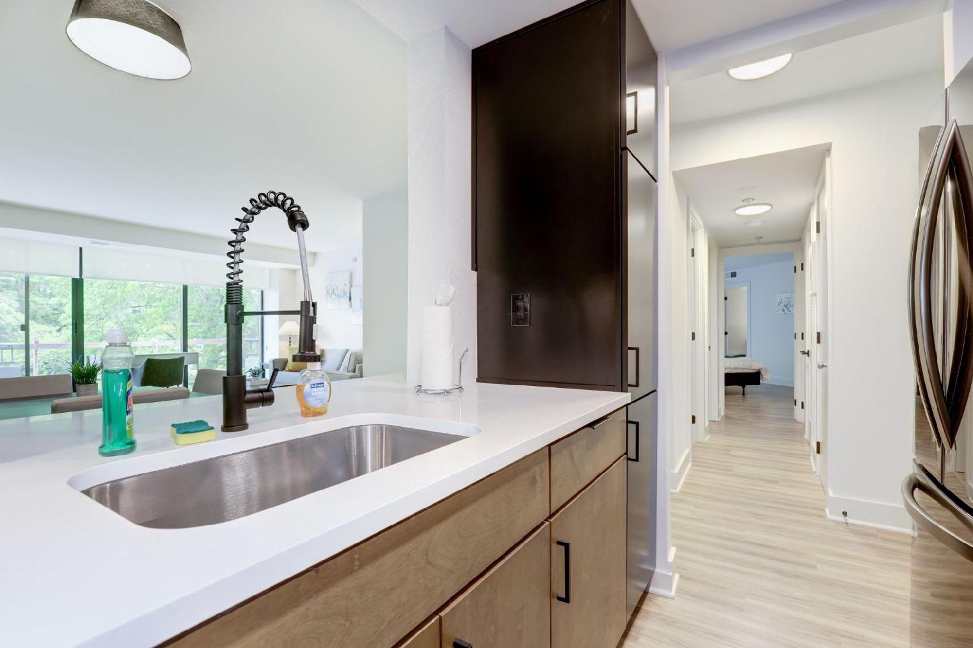 2Br Executive Apartment With Spacious Layout Arlington Ngoại thất bức ảnh