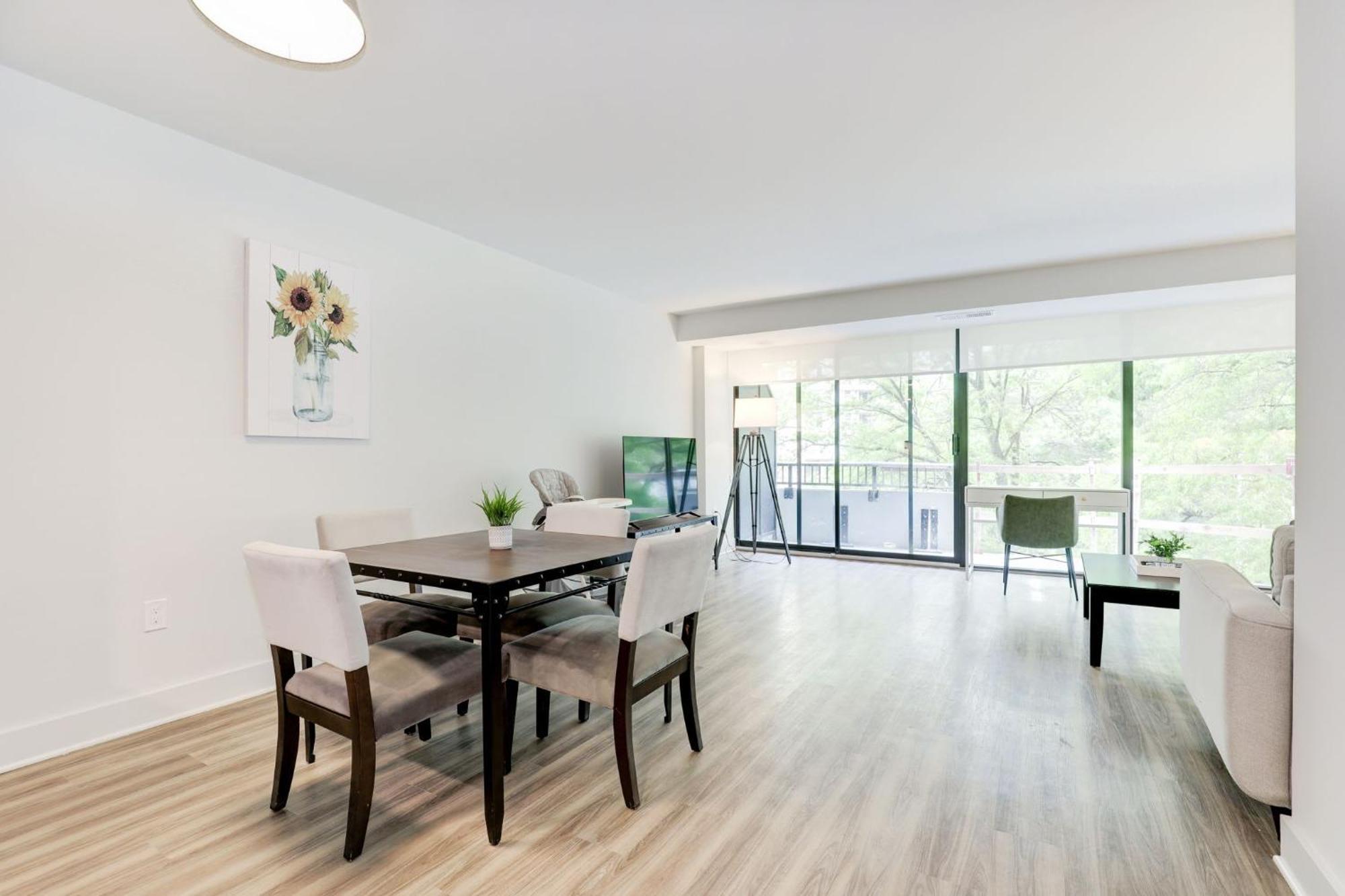 2Br Executive Apartment With Spacious Layout Arlington Ngoại thất bức ảnh
