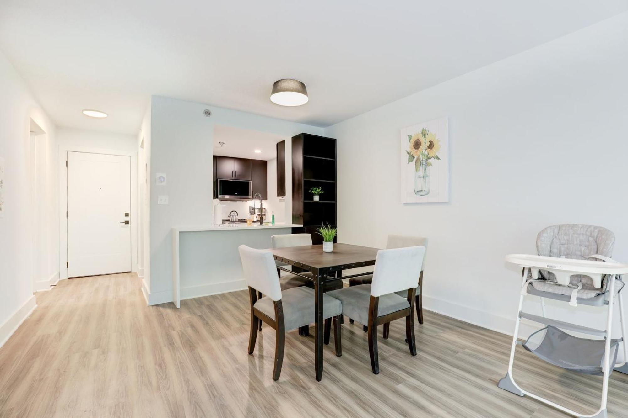 2Br Executive Apartment With Spacious Layout Arlington Ngoại thất bức ảnh