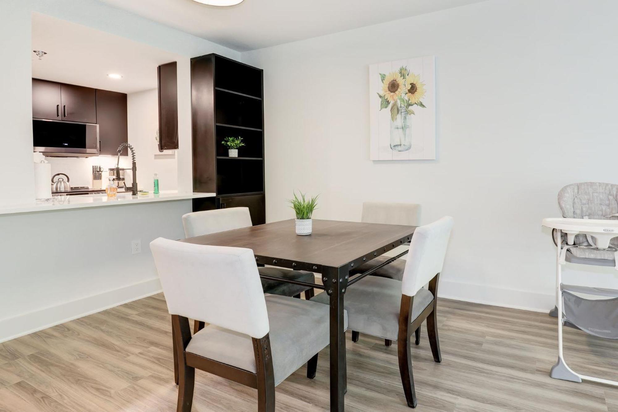 2Br Executive Apartment With Spacious Layout Arlington Ngoại thất bức ảnh