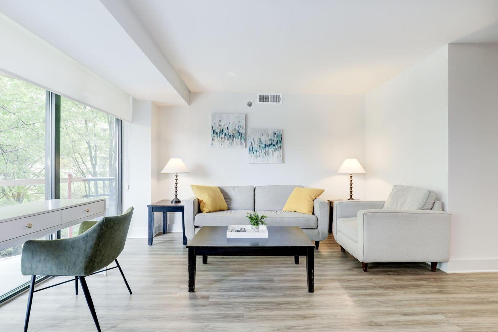 2Br Executive Apartment With Spacious Layout Arlington Ngoại thất bức ảnh