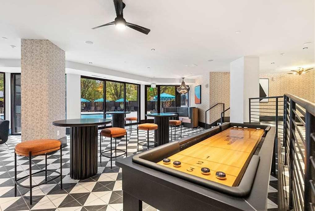 2Br Executive Apartment With Spacious Layout Arlington Ngoại thất bức ảnh