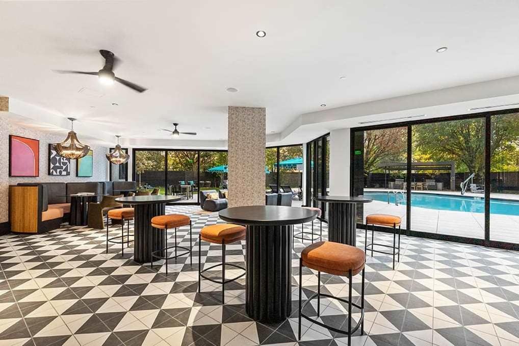 2Br Executive Apartment With Spacious Layout Arlington Ngoại thất bức ảnh