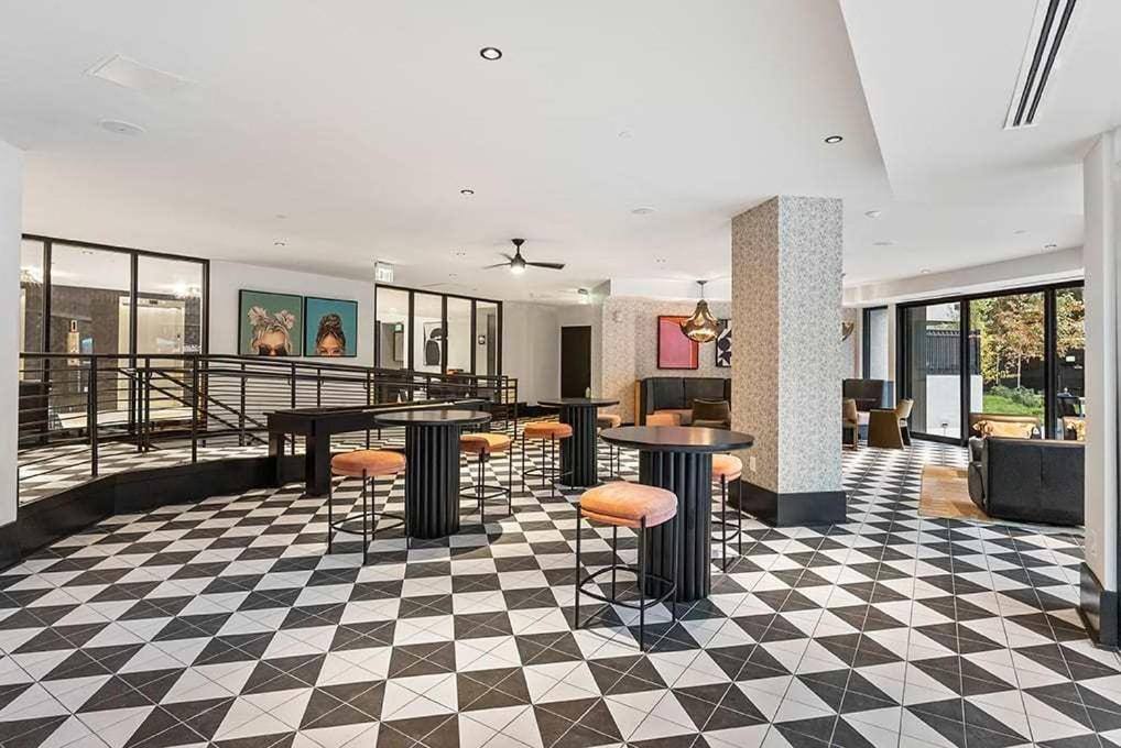2Br Executive Apartment With Spacious Layout Arlington Ngoại thất bức ảnh